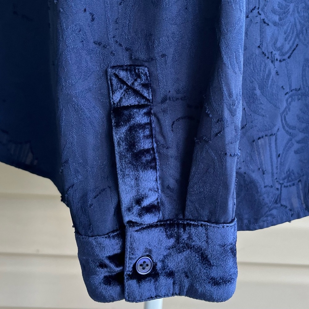 •Chico's• Popover Blouse with Embroidered Floral Velvet Detail - Size 12 - Picture 6 of 10
